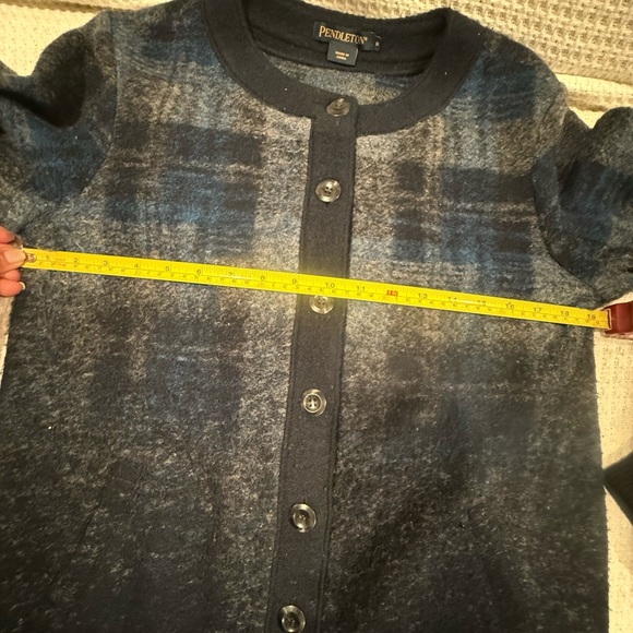 Pendleton Women’s small Plaid Wool Cardigan 45%wool - Picture 3 of 7